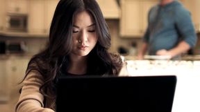 ”Asian teen Lulu Chu heard MOMMY Slimthick Vic fuck her roomie Seth Gamble”