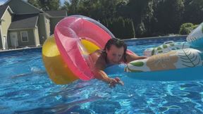 Sinking In The Shallow:Kandys Pool Float Fiasco