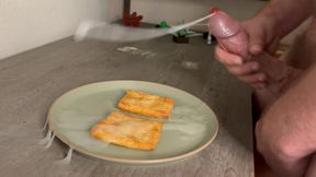 Bodybuilder Soaks His Breakfast With 6 of His Own Loads