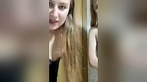 Spanish teen 18+ Showing Her Tits On Periscope