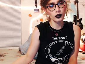 This webcam model would have been straight 10 if she had bigger boobs