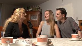 Simones Hausebesuche teaches exhibitionist couples how to have threesome sex Vol4
