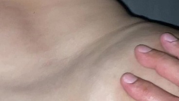 Mi madrastra me pide que la grabe y termino dándole en cuatro patas