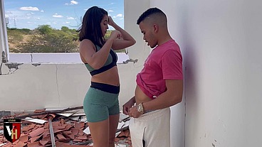 Levou gostosa para casa abandonada