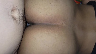 Se Corre dentro de ella dos veces y bate esa crema dentro. Primer plano de una follada cremosa