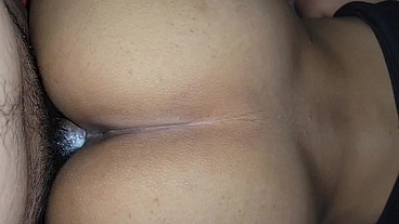 Se Corre dentro de ella dos veces y bate esa crema dentro. Primer plano de una follada cremosa