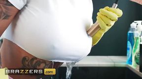 Wife's Sis Dishes Out Her Tits The Official Egypt / Brazzers