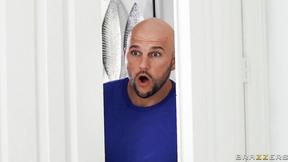 ”Squirting in Voyeur XXX w Hung Rommate Porn by : BRAZZERS”