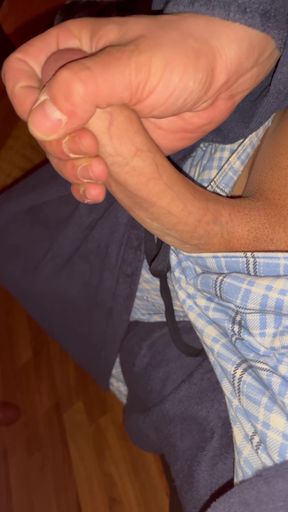 Handjob in Pyjamahose