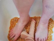 Fun with dry corn and dildo