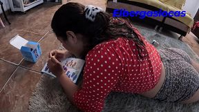 mi madrastra me regalo nuevos juguetes de lego y le enseno mi juguete, se emociona tanto por mi juguete sexual que follamos en el acto