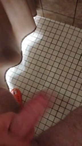 Big dick ginger strokes his fat cock!
