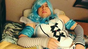 Crossdresser in Alice coustume masturbating