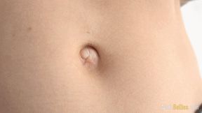 NudeBellies - Nicole will show you her navel and tummy (MOBILE quality)