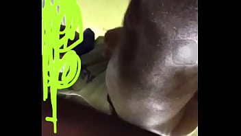 Meu amigo no banheiro do trabalho