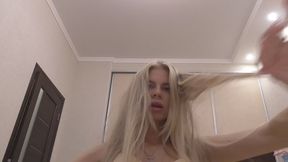 Blondie is intimidating with her luxurious hair! MP4