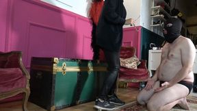 MISTRESS LILY DUPONT : LICK MY SNEAKER AFTER RAIN mobile