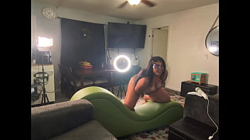 Michelle Cakes roll playing another Fan&#039_s fantasy while webcamming