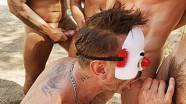 "THE CURIOUS CLOWN" SUPER ORGY WITH VIKTOR ROM, PABLO Y SEBAS & LEO BULGARI - CRUISING AT MASPALOMAS DUNES!!! - FULL VIDEO!!!