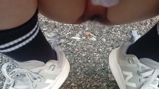 生理終わりかけで野外放尿