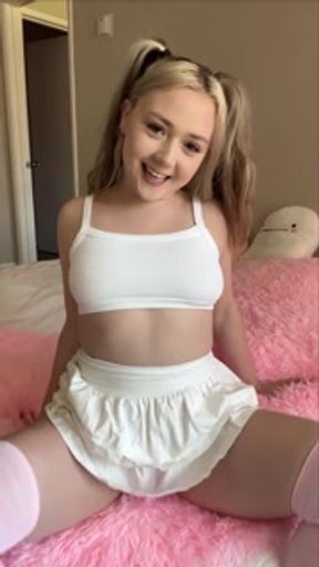 Slutty Bubble Butt TikTok Teen Cumming on Dildo