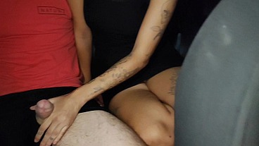 eu e meu namorado transamos no uber e depois paguei a corrida com um boquete