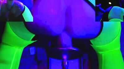 Glow In The Dark Mulitple Squirting Orgasms