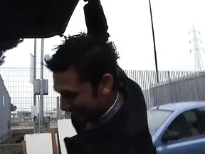 Amateur girlfriend gives sloppy blowjobs in indecent gargarling scene