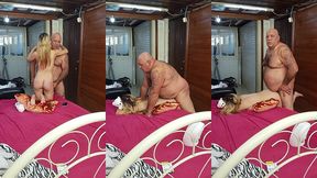 novinha quando sai das festa vem passar a noite com o velho gostoso
