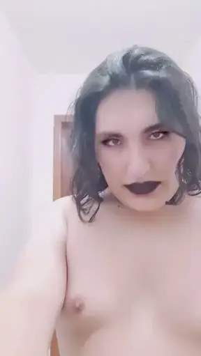 bailando desnuda