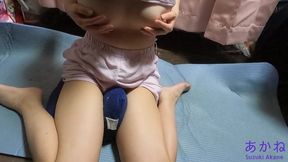 I Woke Up Wanting To Pee In The Middle Of The Night, But I Was Too Scared To Go To The Toilet And Put Up With It, But As I Put Up With It, It Got Better, And I Peeed With M-shaped Spread Legs