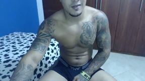 Tattood Latinoamericano Shows His Muscled Body