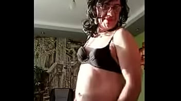 sexi laska pokazuje swoje ciało sex