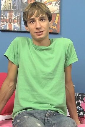 Sexy Twink Nathan Stratus Talks About Big Dicks