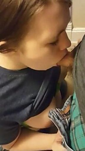 College girl swallows cum after giving head