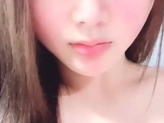 Amateur Webcam Cute Teen Plays Solo