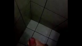 Loirinho gozando pra namorada