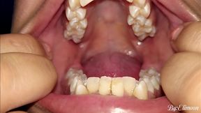 Let's play inside my mouth, I invite you to come in!