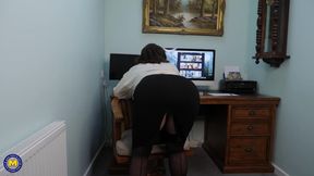 Huge Breasted BBW MILF Secretary Carol Brown Is Horny at Work and Starts Masturbating