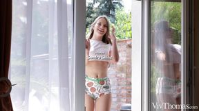 Know Thy Neighbor - Dorothy Black & Stella Cardo & Stella Flex