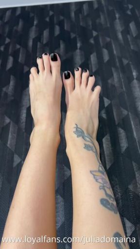 Worship my bare feet with long toes, oil feet and footjobs, toejobs