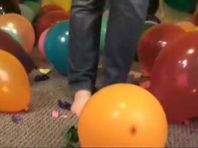 97 BALLOONS STOMP