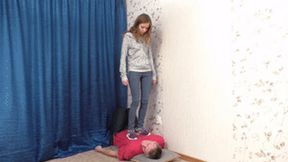 Guy's head is pressed by the shoes of fragile girl, vf1062h 720p