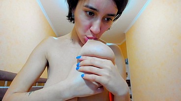 Gorgeous Myla_Angel sucking her tits, dripping milk on body!