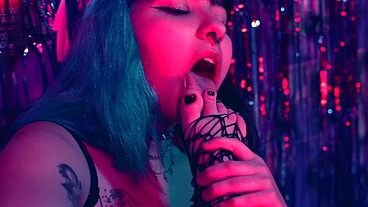 Jerk To My Pretty Small Feet