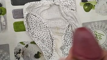 corrida en bragas de mi mujer 50 (cum in pants of my wife)