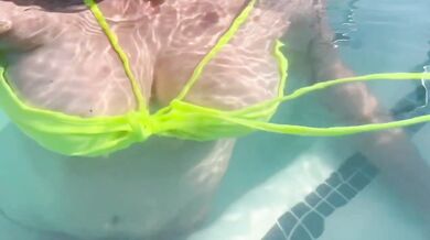 Italian Cigarette Smokestorm Musses Her Big Tits Exhibit Into Swimming Water Gushing