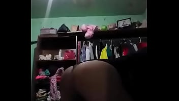 Trans masturb&aacute_ndose en web cam