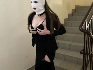 sex with a hawt neighbour ended in a golden shower!