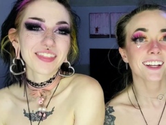 Amateur webcam lesbians mutual masturbation with toys
